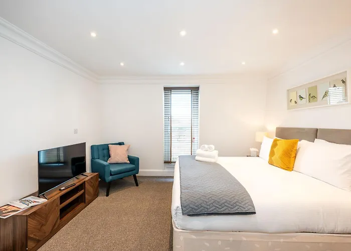Queensgate Court Apartments London